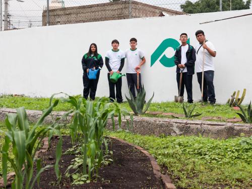 Impulsan la educación ambiental mediante la instalación de huertos escolares en planteles CONALEP de la CDMX